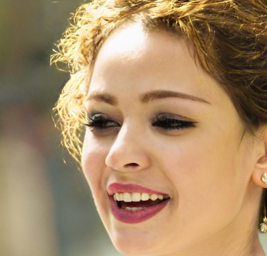 Ritratto di Marcella Fiume, esperta in trucco da sposa e occasioni speciali